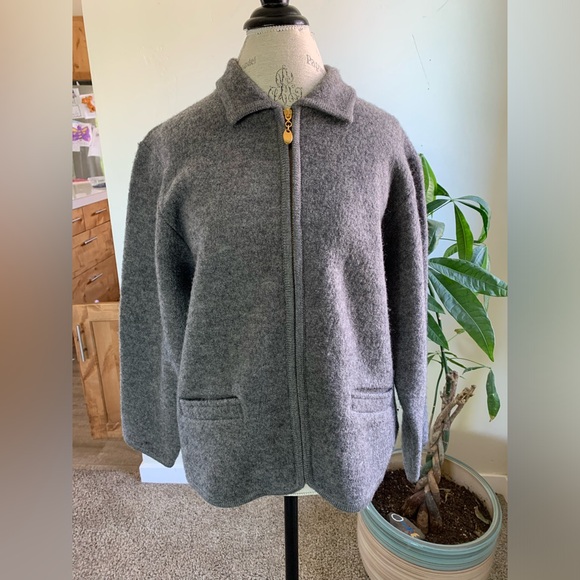 Lisa international Sweaters - Vtg women’s 100% Boiled Wool Cardigan Large Zip Up Pockets Gray LUXURY EXCELLENT